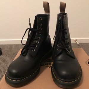 Black dr martens